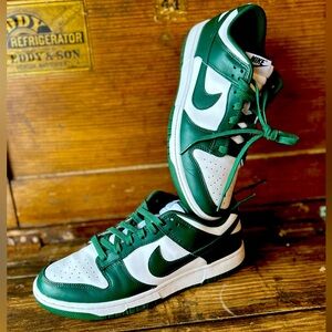 Perfect condition dunks